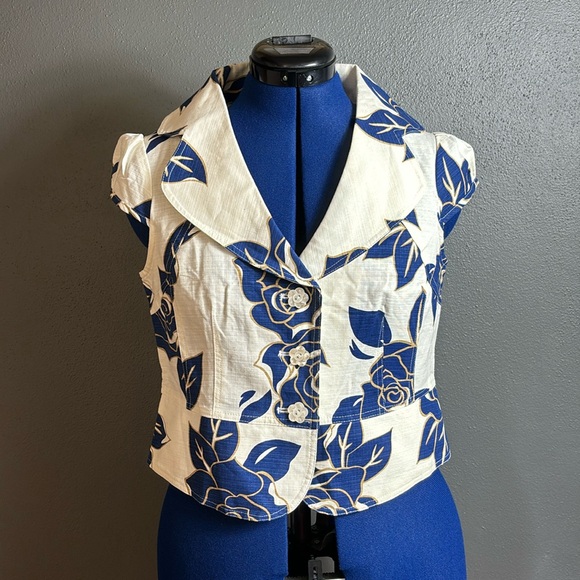 Beautiful Hana Okuba Cream Waistcoat with Blue and Gold Flowers - Picture 1 of 8
